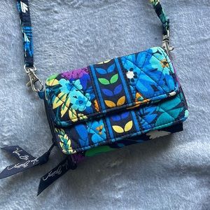 VERA BRADLEY Crossover purse
